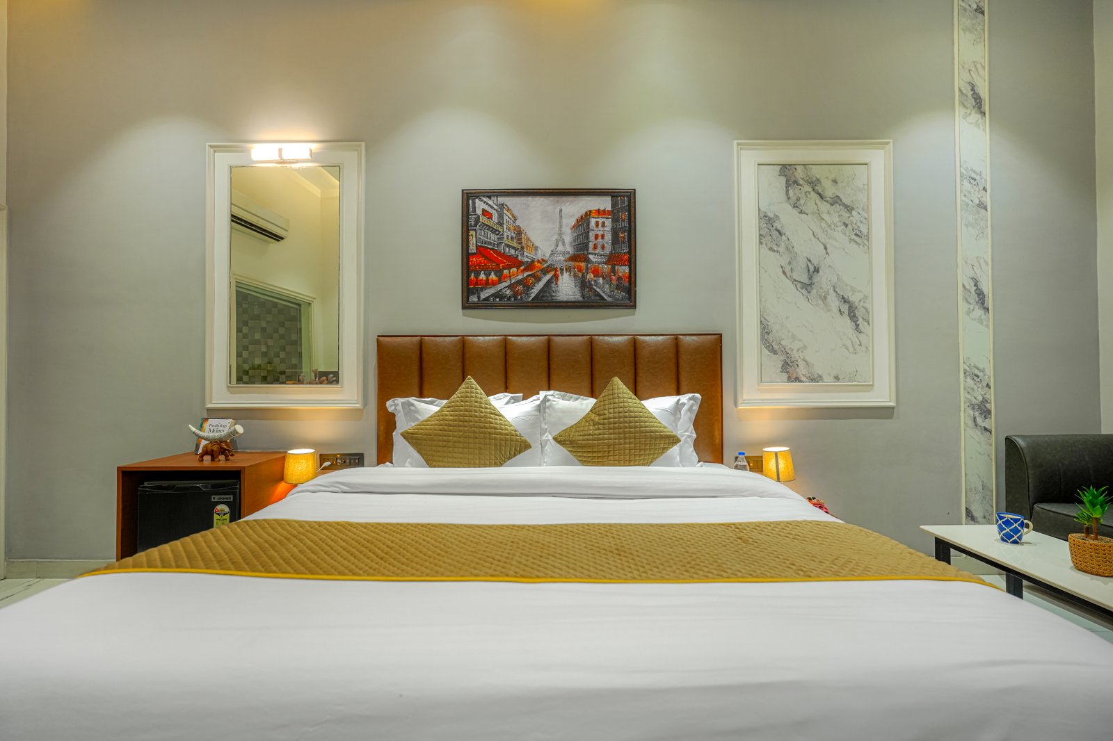 Suite with Living Area