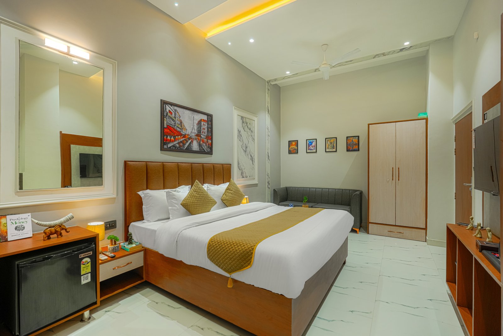 Suite with Living Area