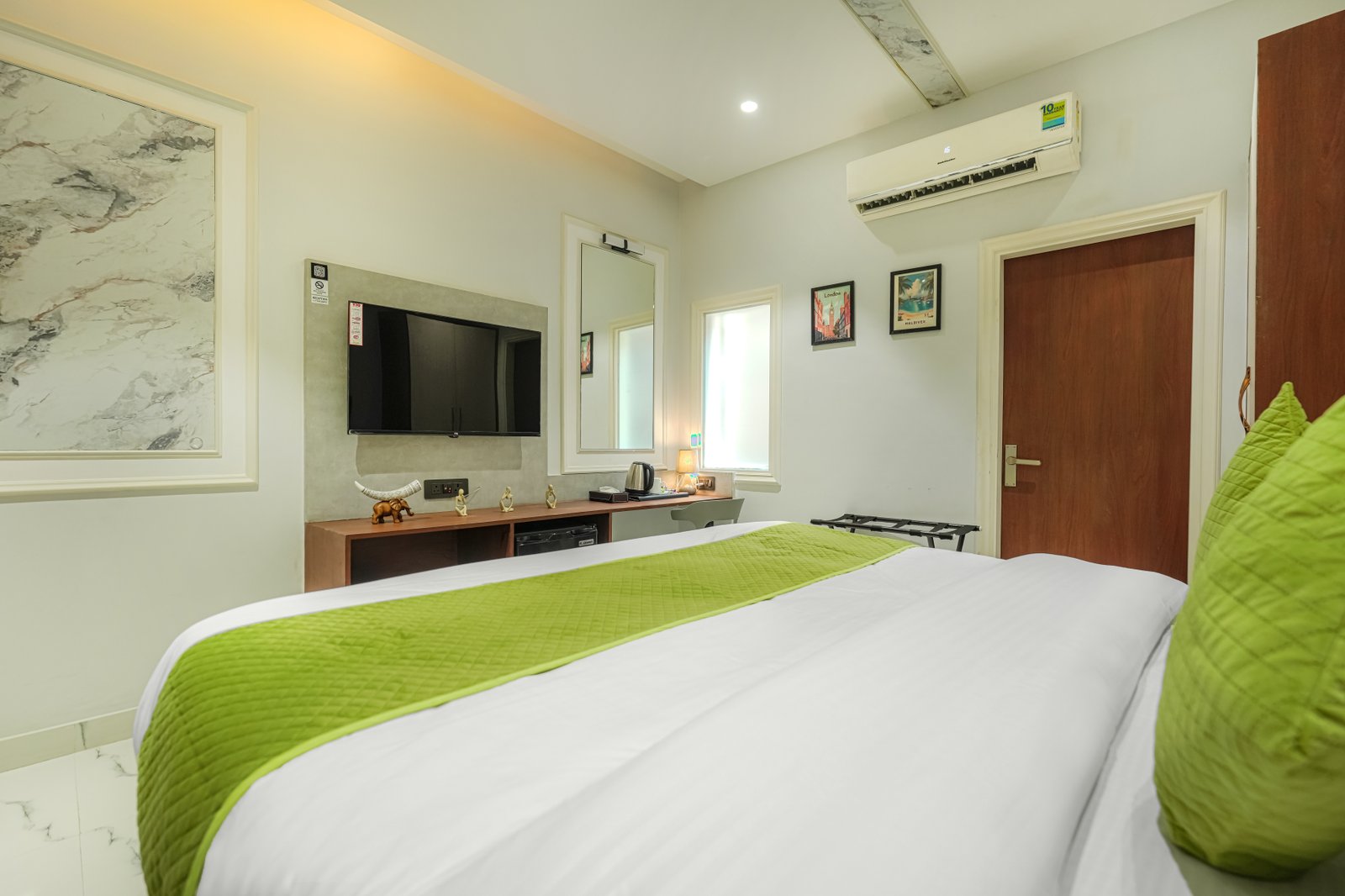Superior King Room